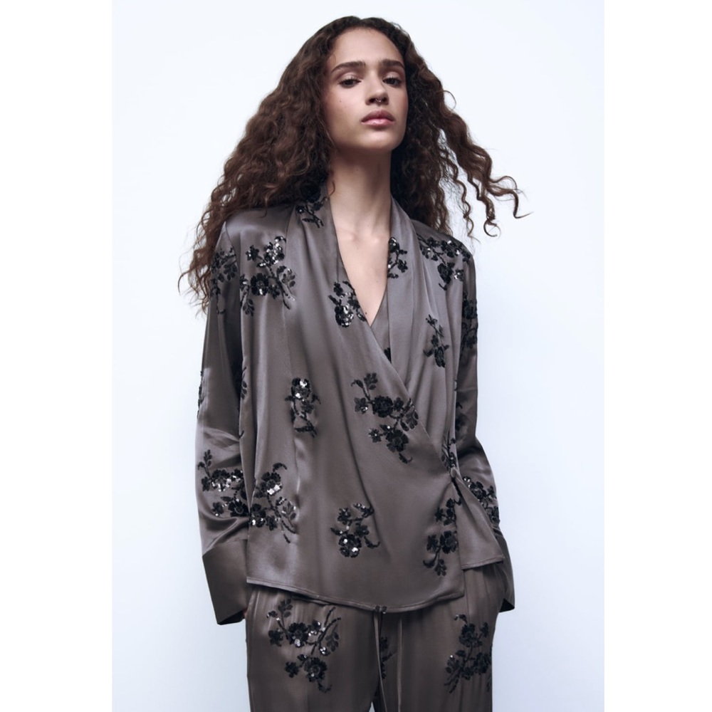 NWT Zara Woman Sequin Embroidered Embroidery Floral Wrap Blouse Top Size L Large
